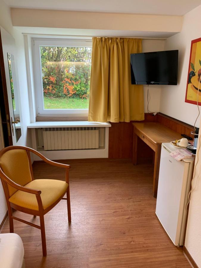 Gaestehaus An Der Rheinbruecke Altlussheim Eksteriør billede